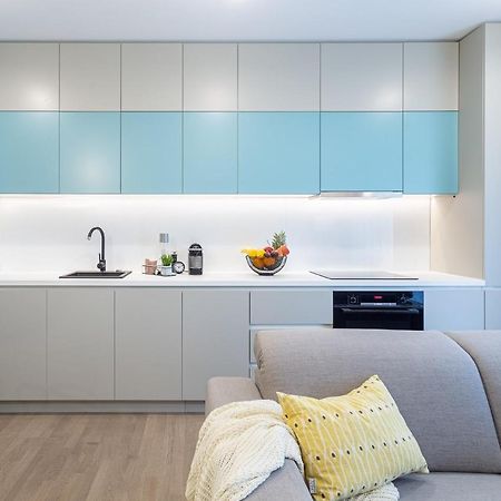 Il Lago - Turquoise - Cozy Luxurious Smart Home By The Lake Voluntari Bagian luar foto
