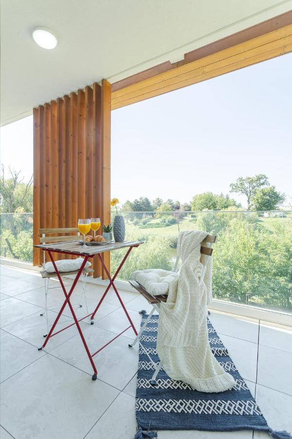 Il Lago - Turquoise - Cozy Luxurious Smart Home By The Lake Voluntari Bagian luar foto