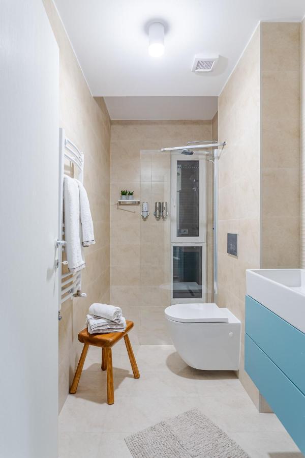 Il Lago - Turquoise - Cozy Luxurious Smart Home By The Lake Voluntari Bagian luar foto
